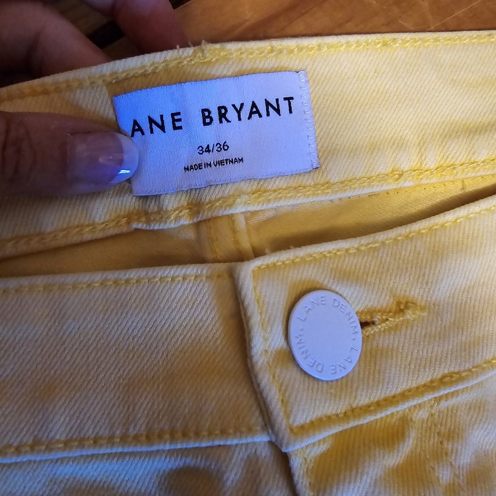 Lane Bryant NWT Women Signature Fit Plus Yellow Denim Shorts Sz34-36 recycle $70 - Picture 8 of 14